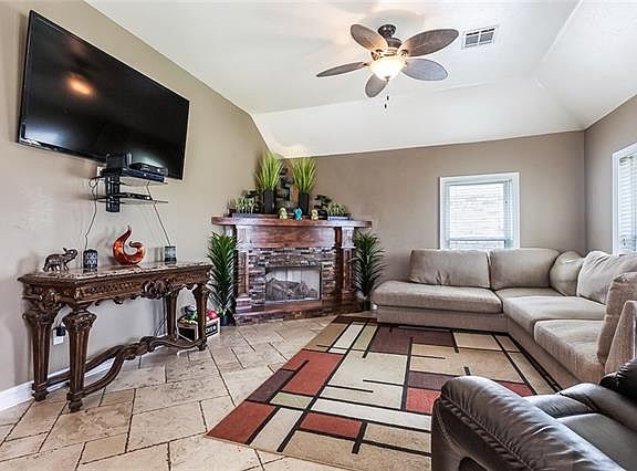 3rd image of 3412 Judy Dr