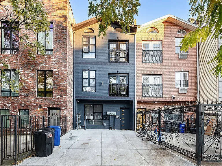 136 Cornelia St #2 — Photo 8