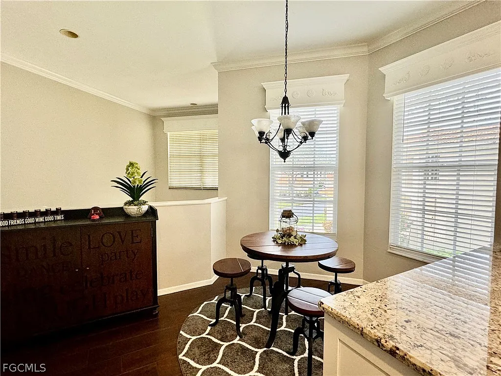 3 bed, 2.0 bath, 1800 sqft, $8,500 — Photo 4