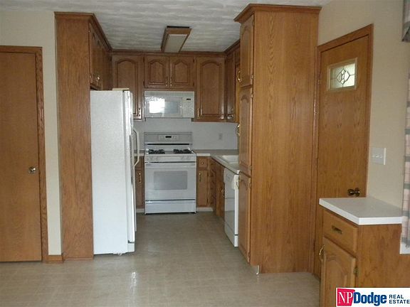 2nd image of 909 Pleasant Dr