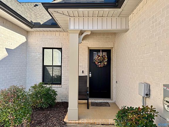 5th image of 414 Raleigh Elm Dr