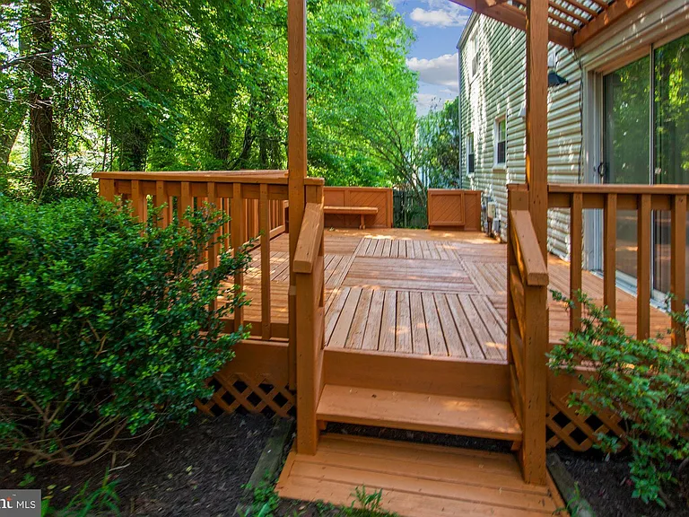 9404 Mirror Pond Dr — Photo 26