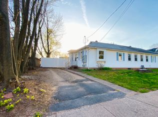58 Waddell Rd, Manchester, CT 06040