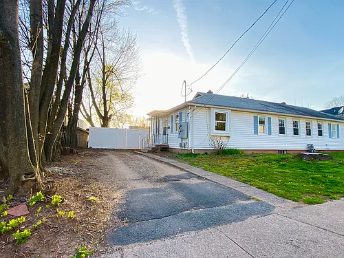 58 Waddell Rd Photo 1