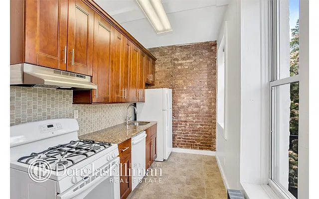 Rented by Douglas Elliman | media 8