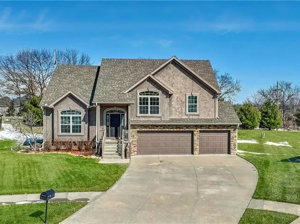 4705 Donnelly Dr, Saint Joseph, MO 64506