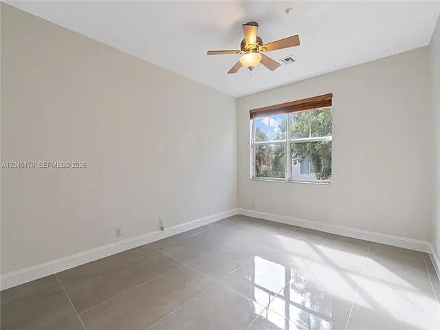 1772 NE 9th St — Photo 12