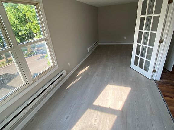 2nd image of 203 20th Ave NE #2