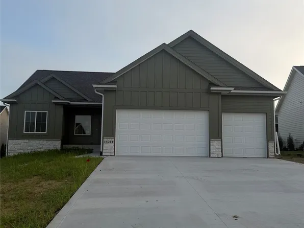 15211 Springbrook Trl, Urbandale, IA 50323