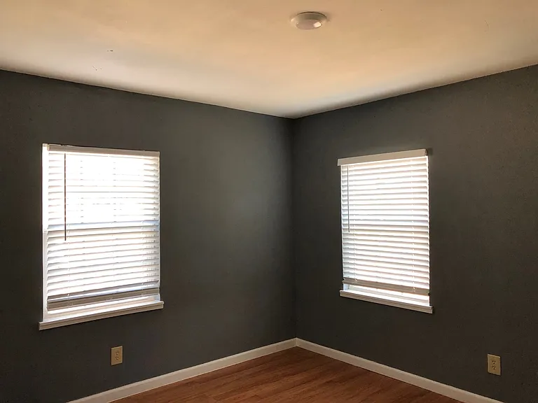 620 E Sears St — Photo 16