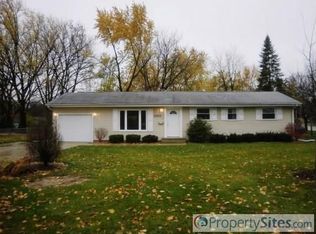 550 Arrowhead Trl, Carol Stream, IL 60188