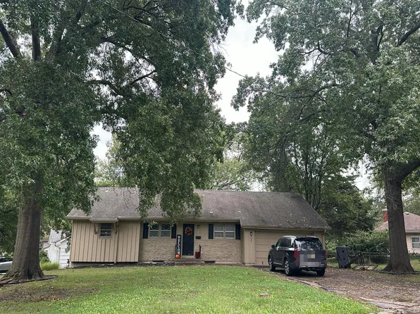 9301 E 80th Ter, Raytown, MO 64138