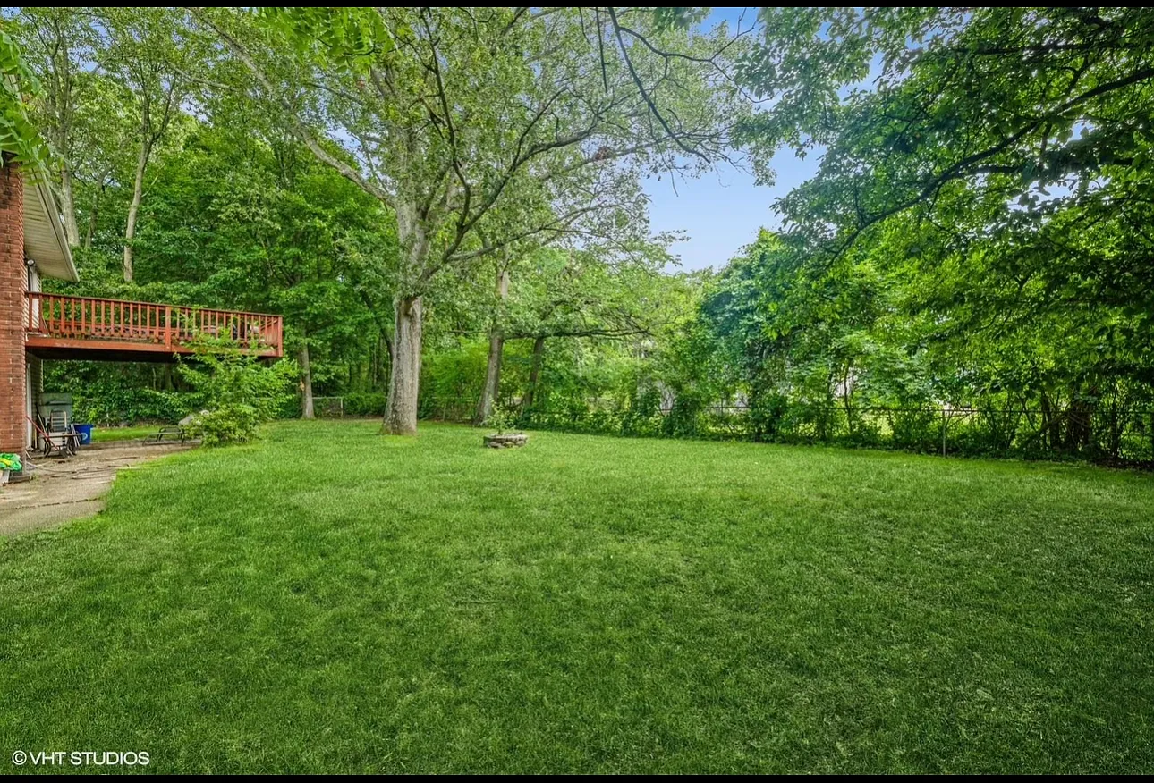 6 bed, 1764 sqft, $4,900 — Photo 4