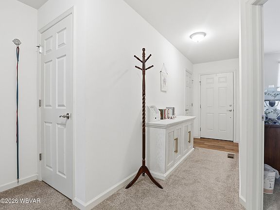 5th image of 99 Brann St