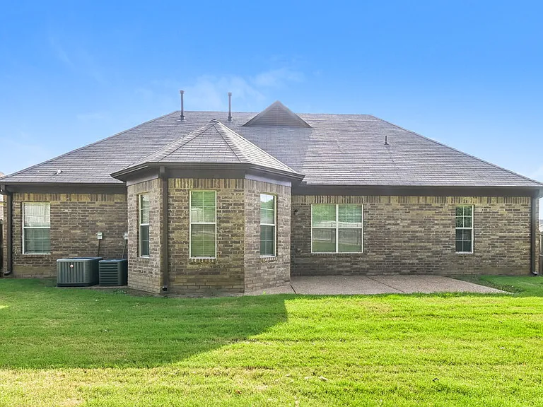8873 Lezlarken Ln — Photo 17