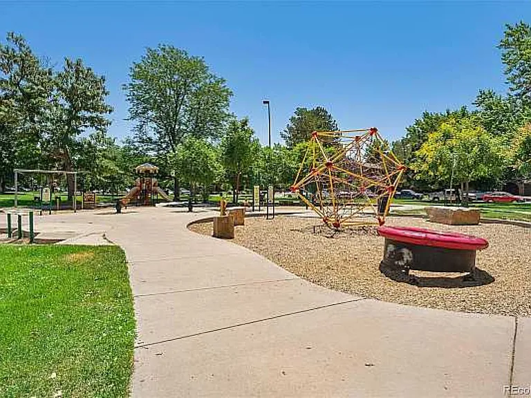 E Virginia Ave — Photo 28