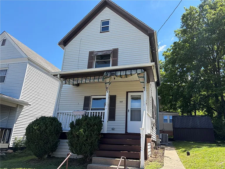 223 Orchard Ave — Photo 1