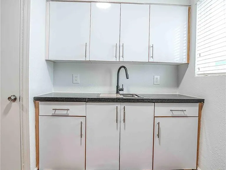 7325 Carlyle Ave #10 — Photo 9