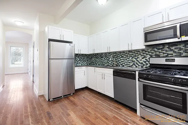 Rented by aptsandlofts.com | media 21