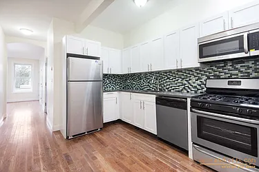 Rented by aptsandlofts.com