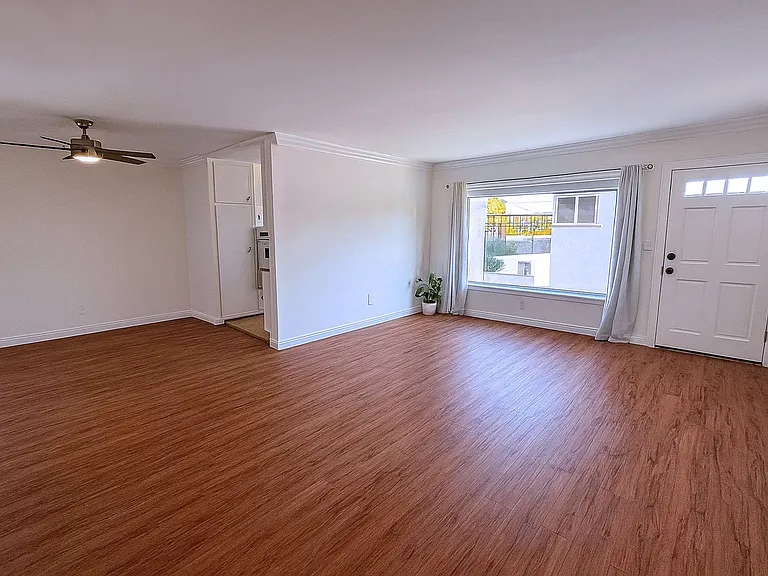 Now Leasing! Gorgeous 1-Bedroom At 216 S. Gale Dr Beverly Hills, Ca 90211 — Photo 4