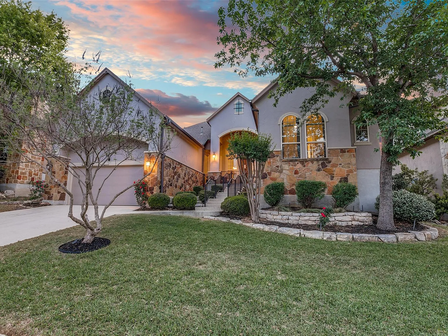 3 bed, 2.5 bath, 2658 sqft, $3,400 — Photo 1