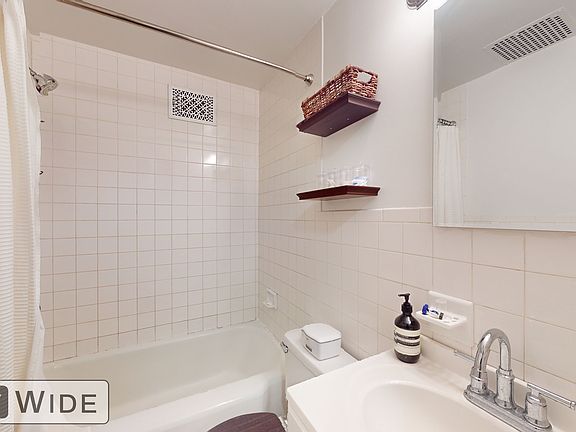 4th image of 16 W 69th St APT 10