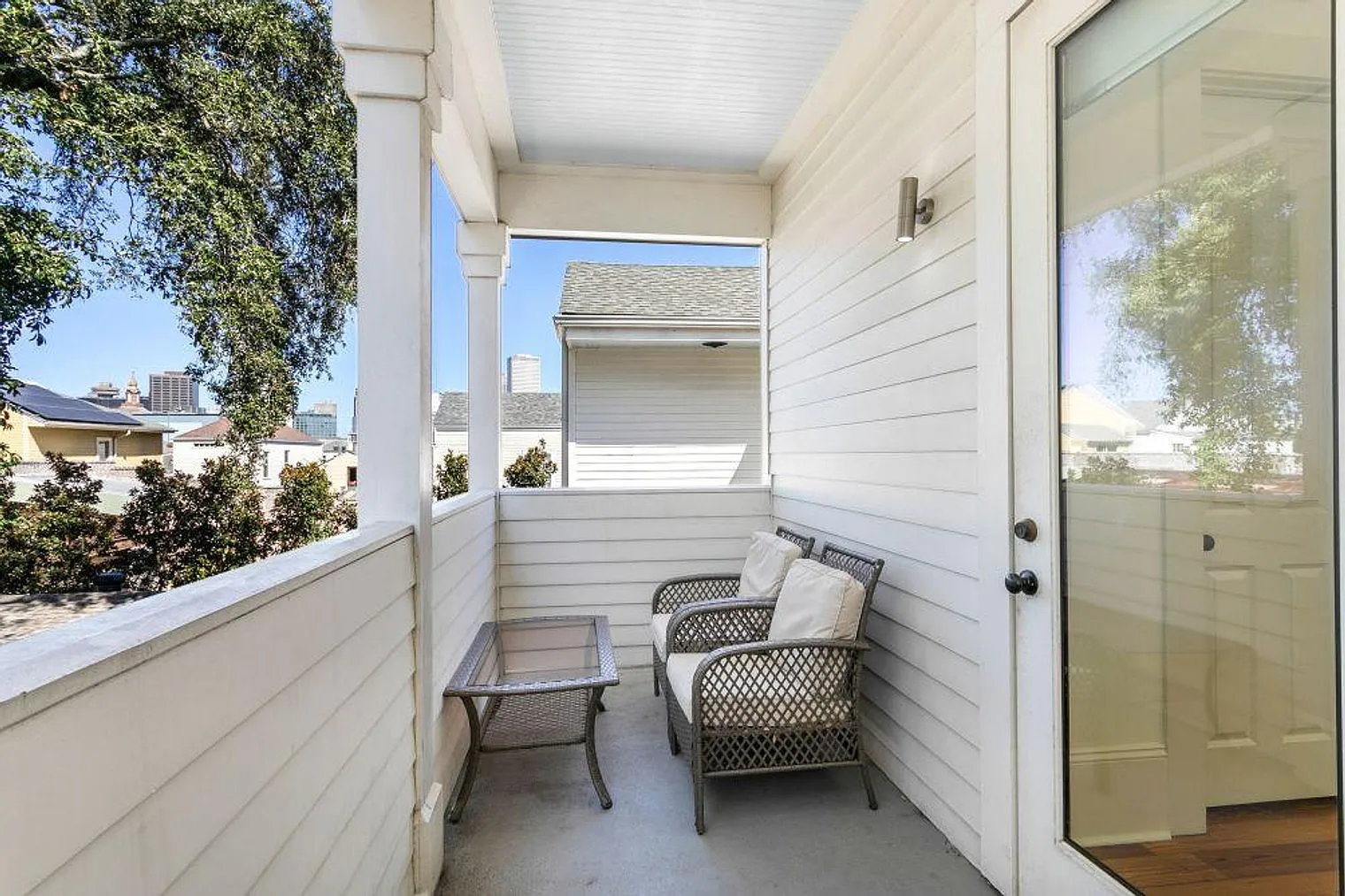 3 bed, 3.0 bath, 1496 sqft, $8,382 — Photo 2