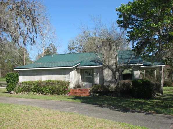 3254 Caverns Rd, Marianna, FL 32446