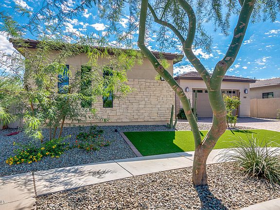 4th image of 3845 E Crescent Pl