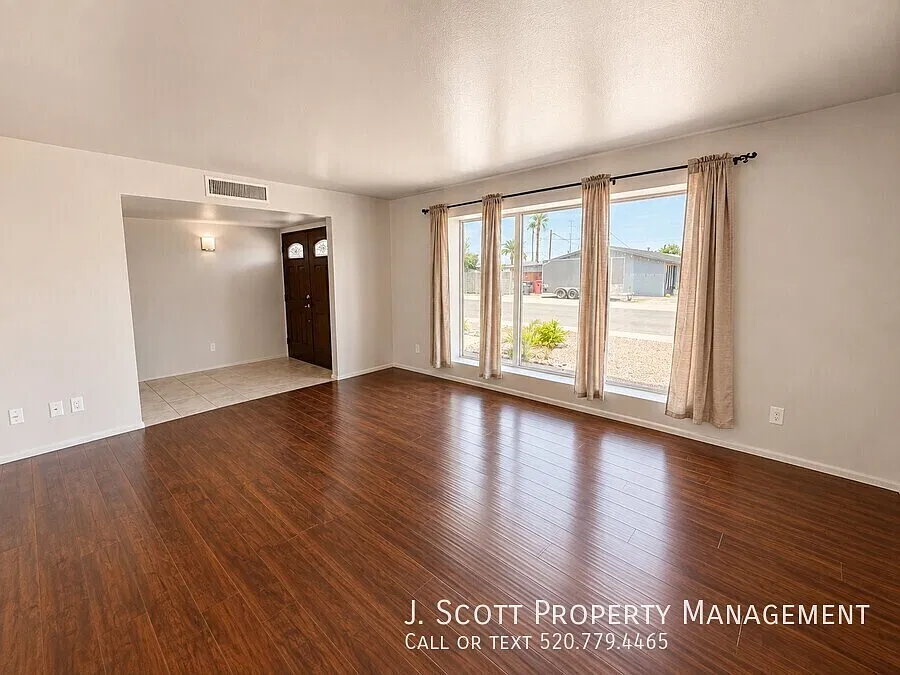 Beautiful 3BR Scottsdale Home, Available Now! — Photo 4