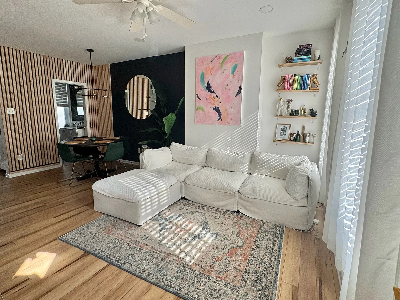 2 bed, 898 sqft, $2,150 — Photo 1