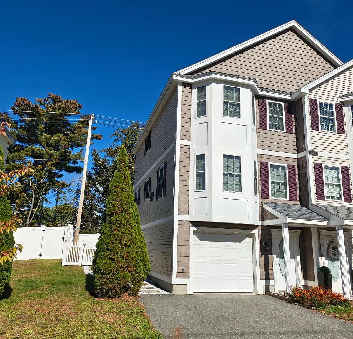 2 bed, 1.5 bath, 1366 sqft, $3,600 — Photo 1
