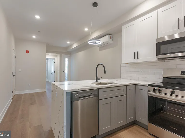 3849 Fairmount Ave #2 — Photo 3