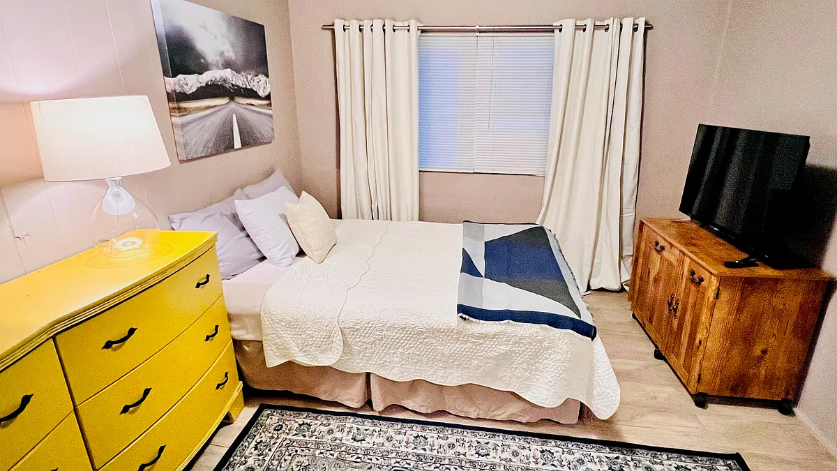 Building Photo - 510 W Fleming Ave