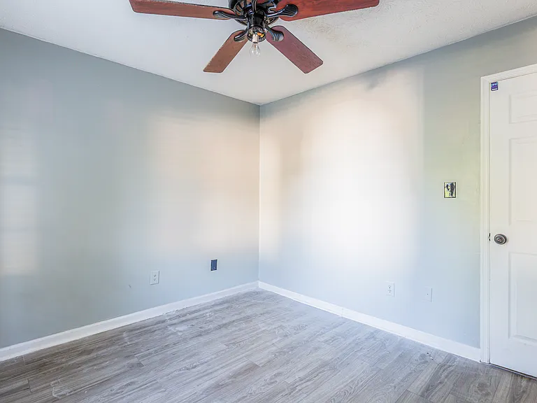 3061 Meadow Wood Ct — Photo 16