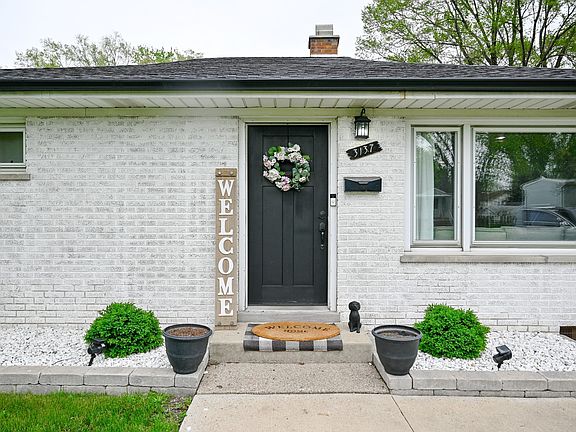 3rd image of 3137 Martin Ave