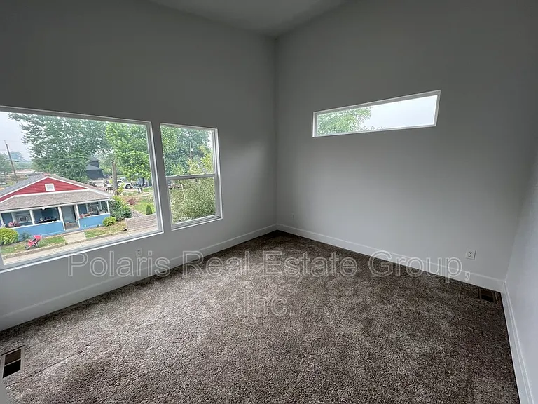 2201 Pleasant St — Photo 12