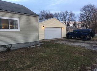 807 Concord Ln, Port Clinton, OH 43452