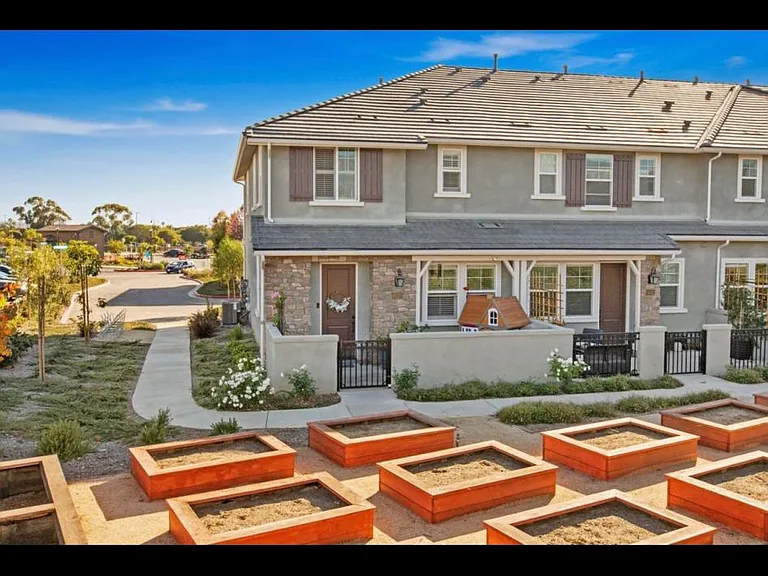 6520 Longboard Ct — Photo 5