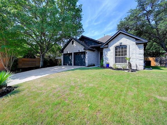 5th image of 209 N Mount Rushmore Dr