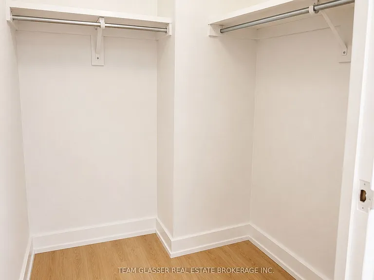 396 Queens Ave #506 — Photo 11