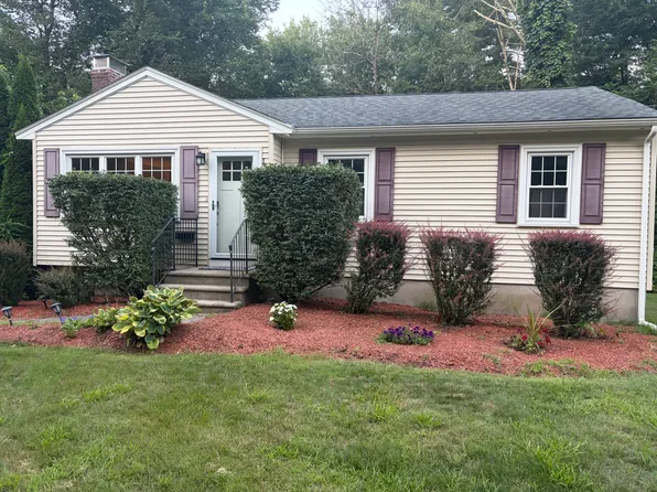 151 North St, Foxboro, MA 02035