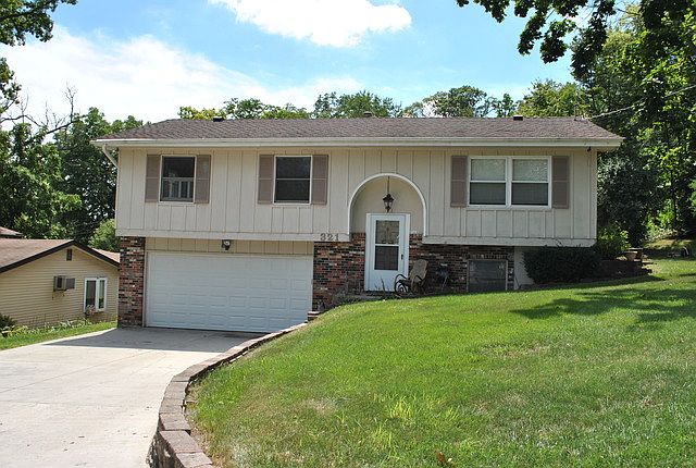 1st image of 321 Hiawatha Dr