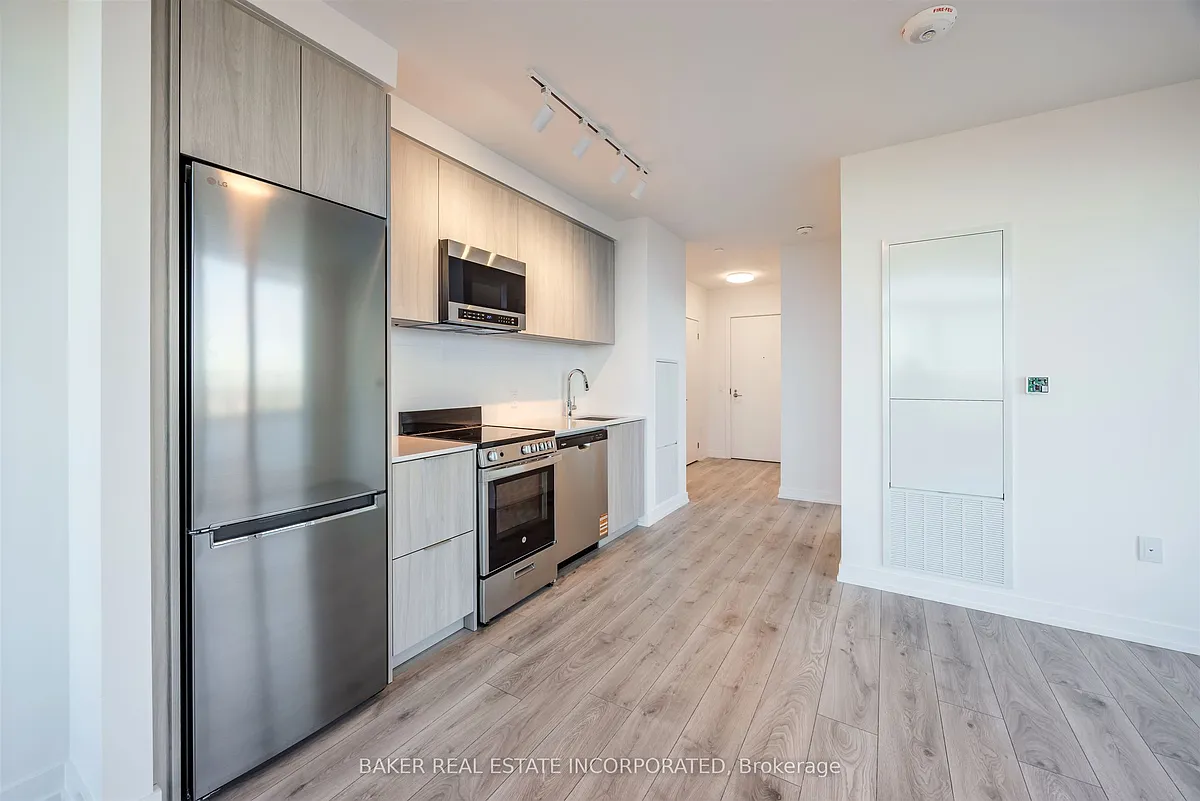 Building Photo - 223 Redpath Ave #3906