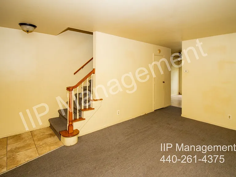 11 Trenton Sq #T-28 — Photo 4