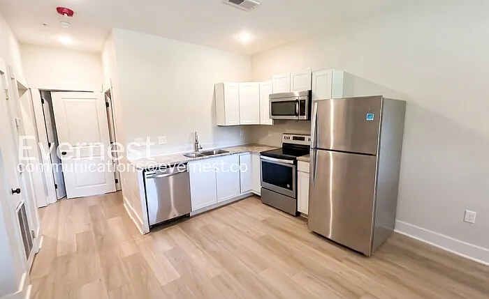 1 bed, 1.0 bath, 700 sqft, $995 — Photo 4
