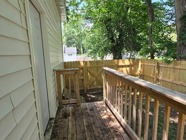 1636 N Sherman Ave — Photo 9