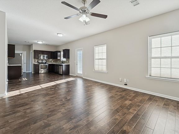 3rd image of 1802 White Cedar Way