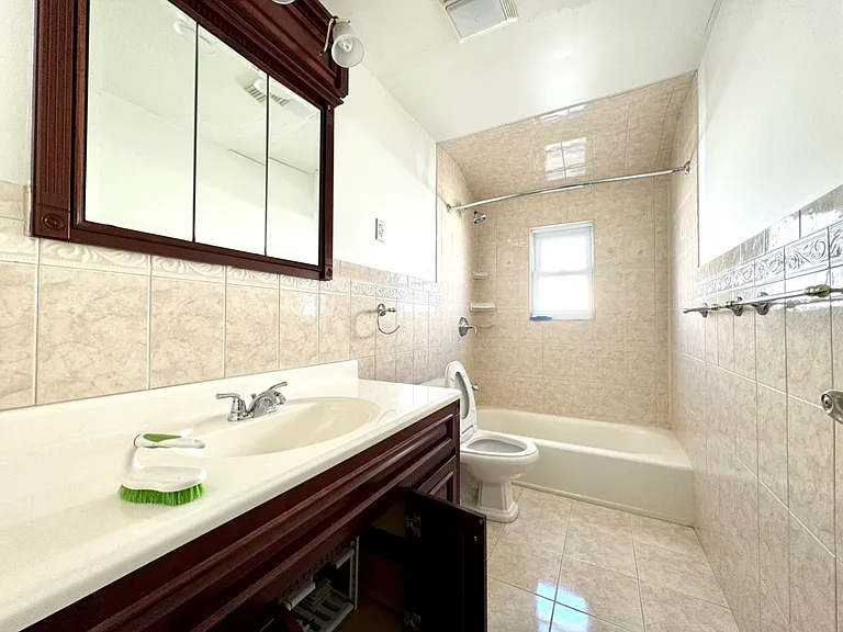 179 Lewiston St #2 — Photo 13